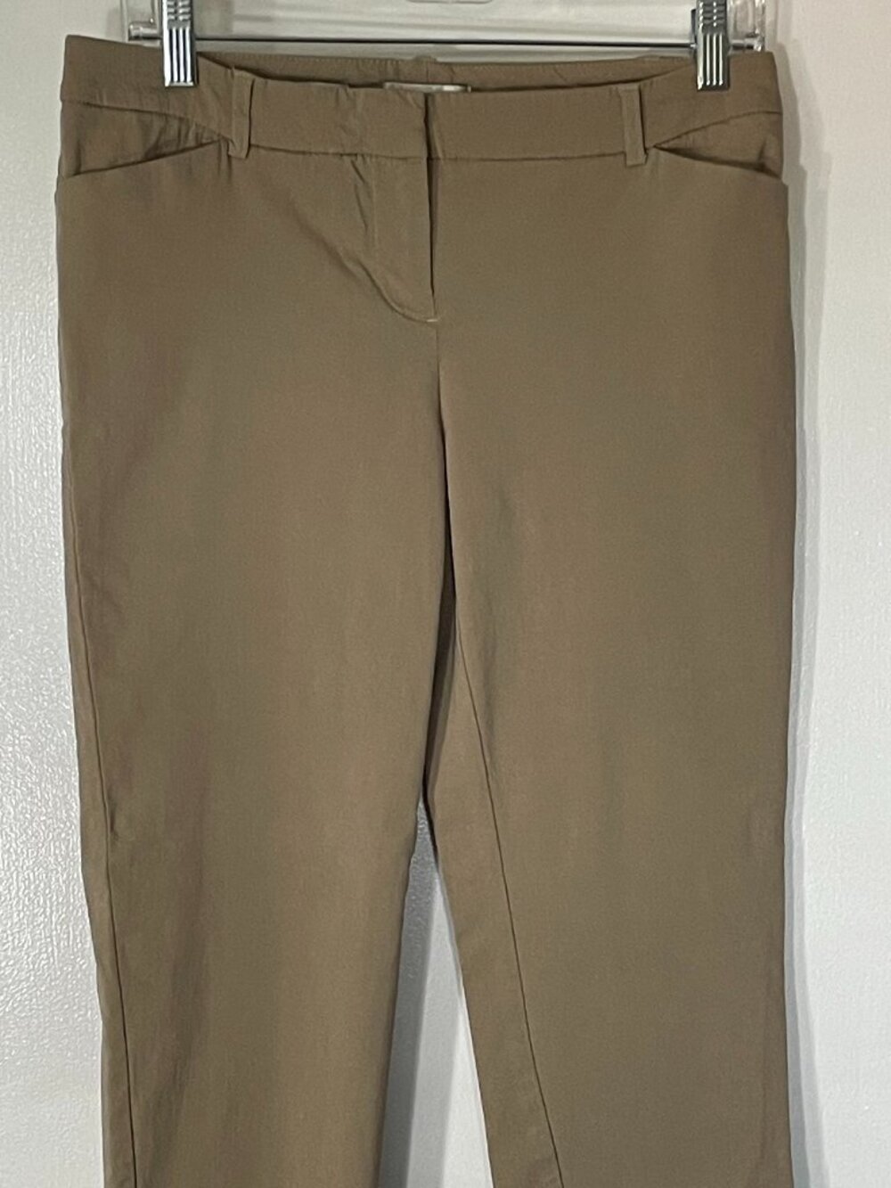 Van Heusen Women’s Beige Stretch Cropped Pants Size 6 Slim Fit Rayon Blend